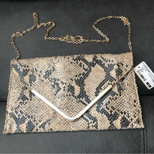 URBAN EXPRESSIONS CLUTCH